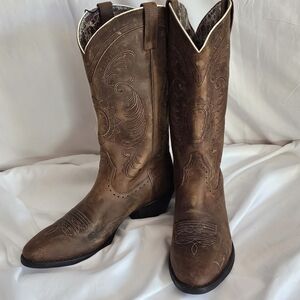 Ariat Magnolia Western Cowgirl Boots Distressed Brown Leather Women’s Size 8.5 B